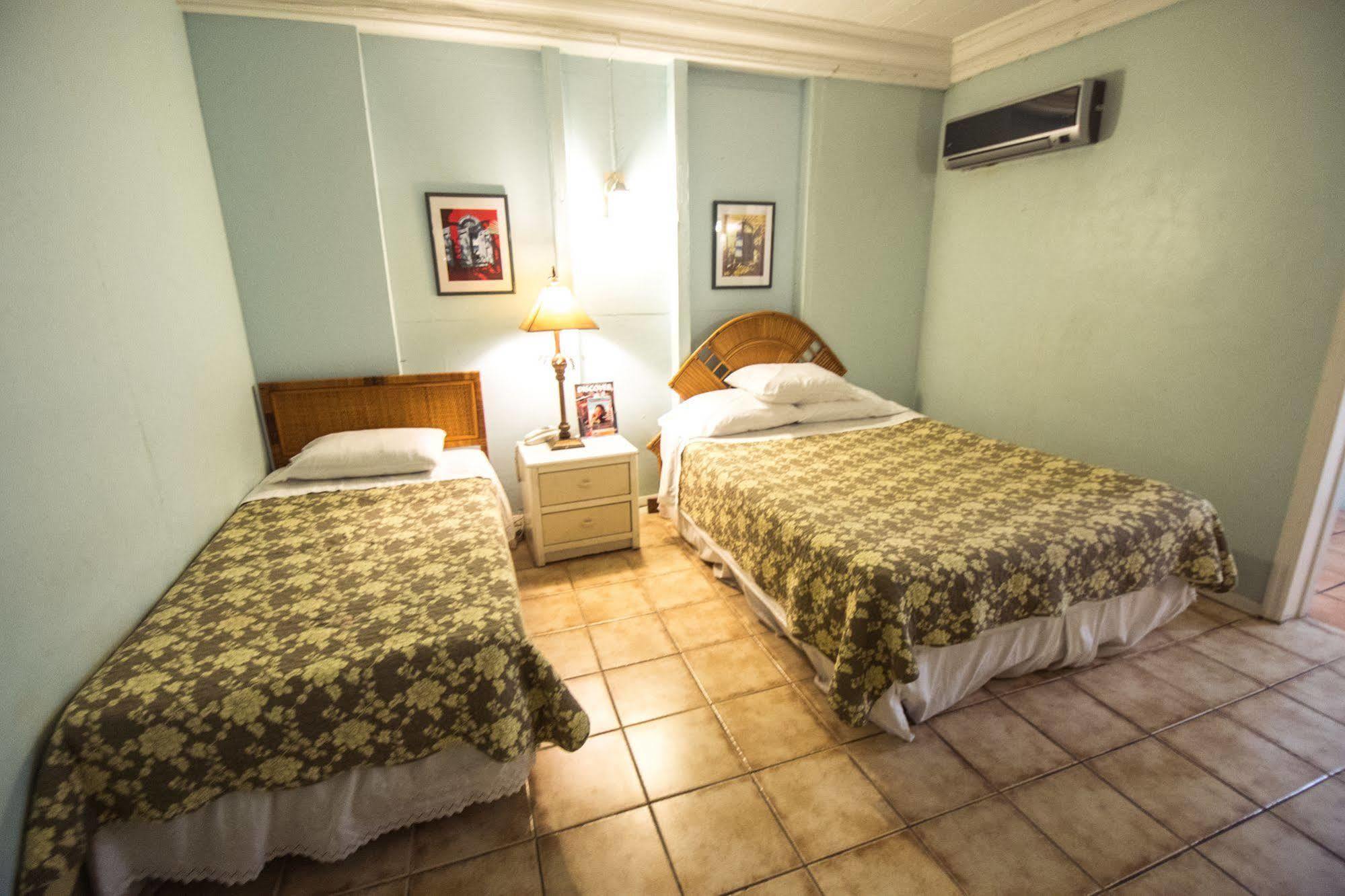 Galleon House Hotel Шарлотта-Амалия Экстерьер фото